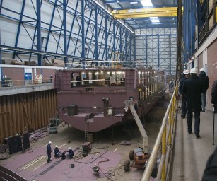 De delegatie bezocht onder andere scheepswerf VEKA Bijlsma.