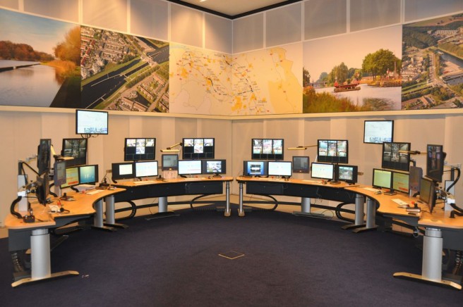 De nieuwe Bediencentrale Tilburg telt 7 bedienplekken en een desk voor de hoofdoperator. (foto's Istimewa Elektro)
